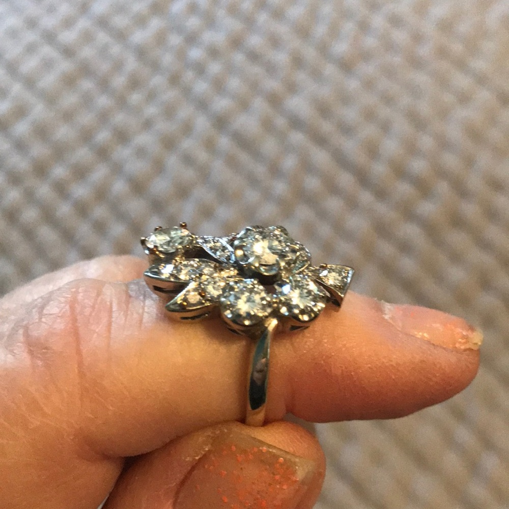 Exquisite Diamond Ring - Picture 5 of 6
